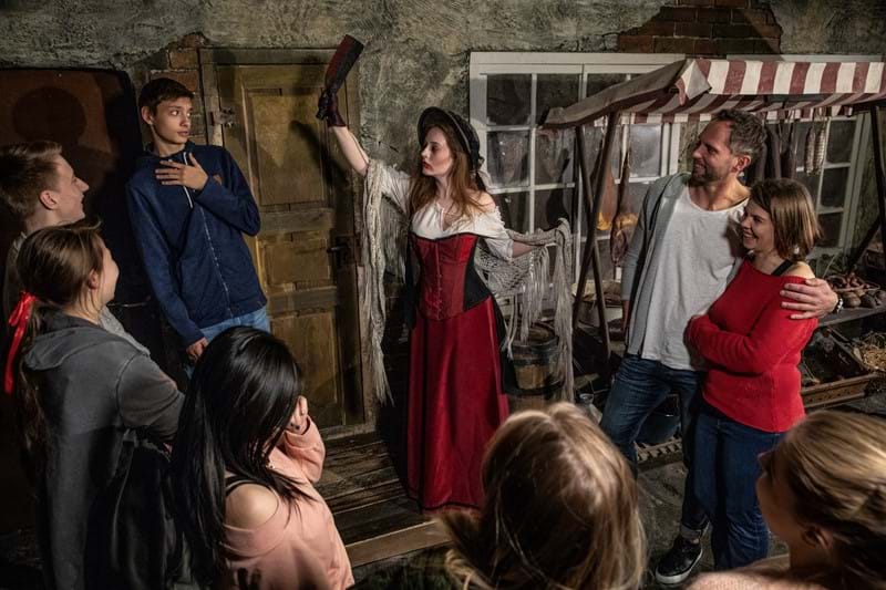 A girl tells you that butcher Carl Grossmann is looking for a housekeeper - find out what happens next at the Berlin Dungeon