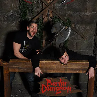 Have yourself and your friends photographed in the very special setting of the Berlin Dungeon