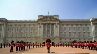 Buckingham Palace Landing Guards