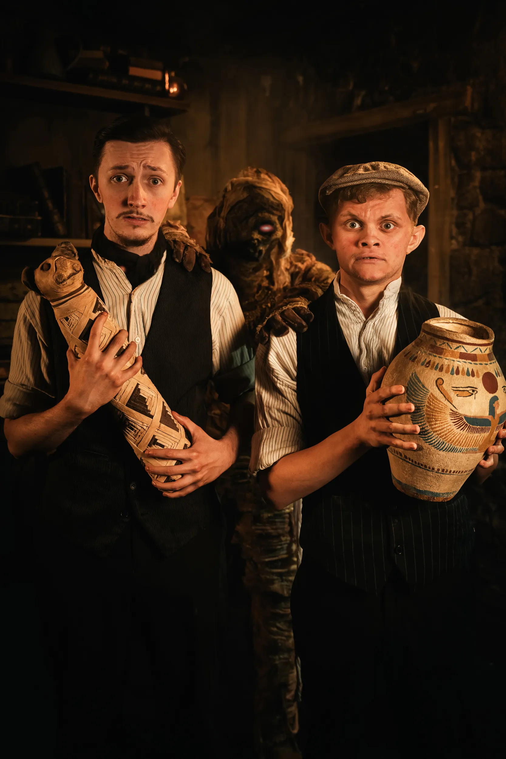 2MB LONDON DUNGEONS MUMMY 16 V2
